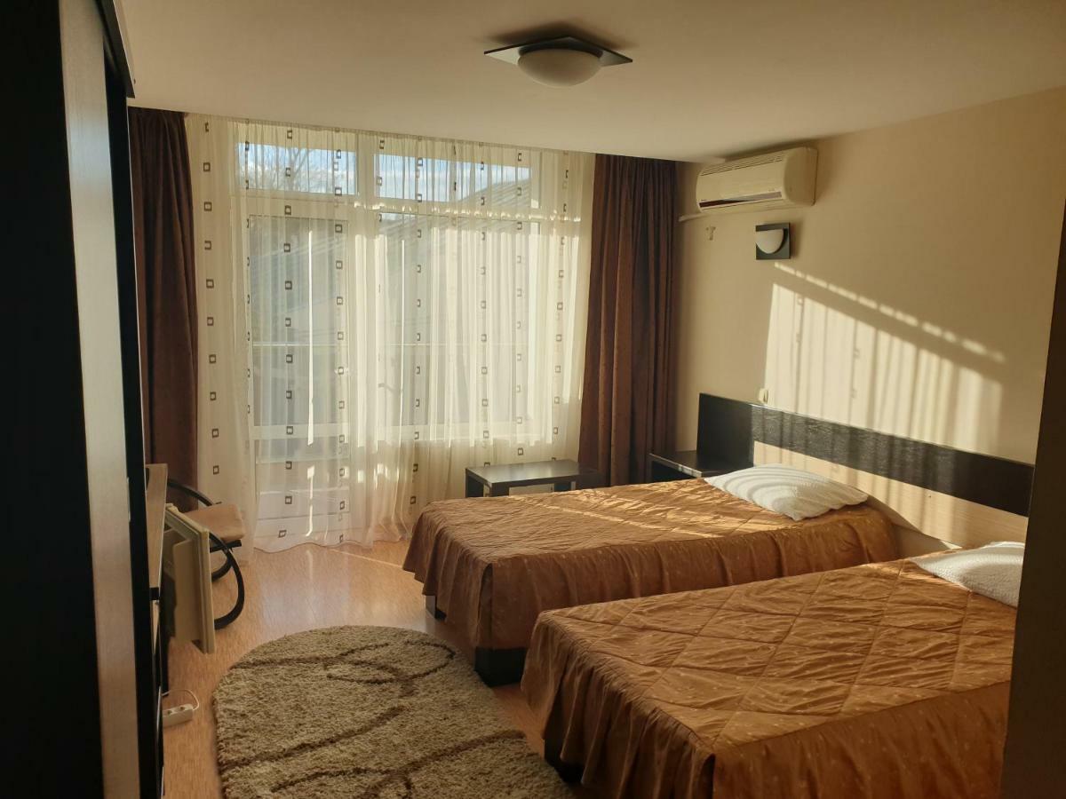 Pension Ambiance Iasi Exterior foto